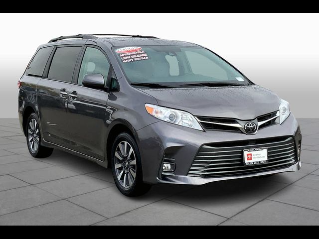 2020 Toyota Sienna XLE