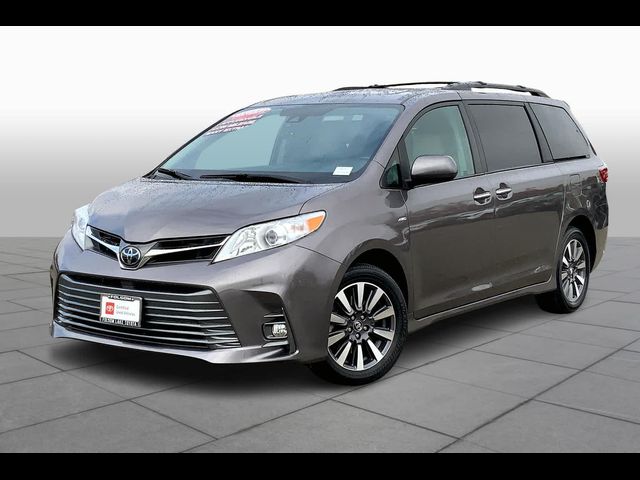 2020 Toyota Sienna XLE