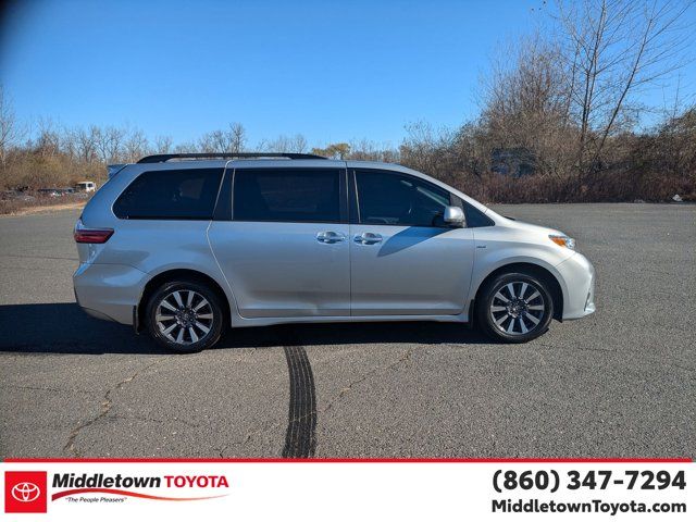 2020 Toyota Sienna XLE