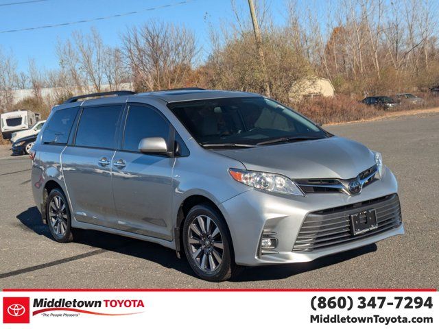 2020 Toyota Sienna XLE