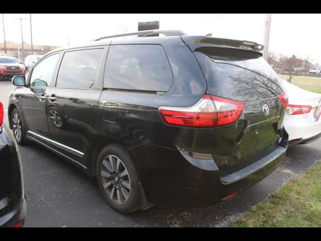 2020 Toyota Sienna XLE
