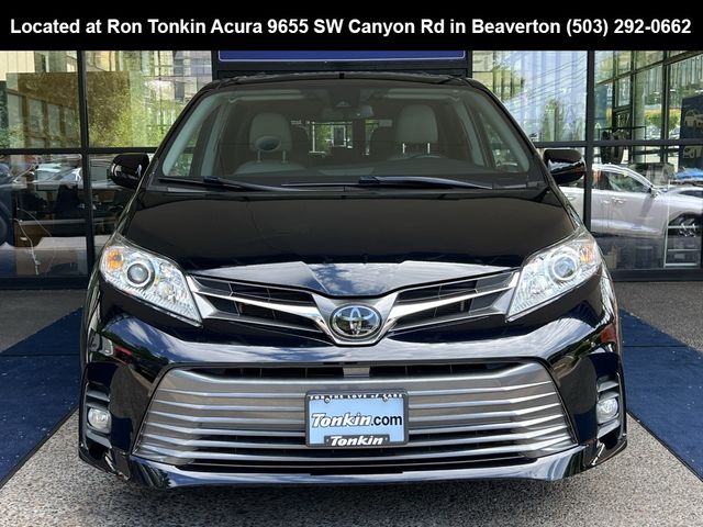 2020 Toyota Sienna XLE