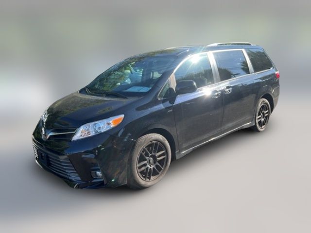 2020 Toyota Sienna XLE