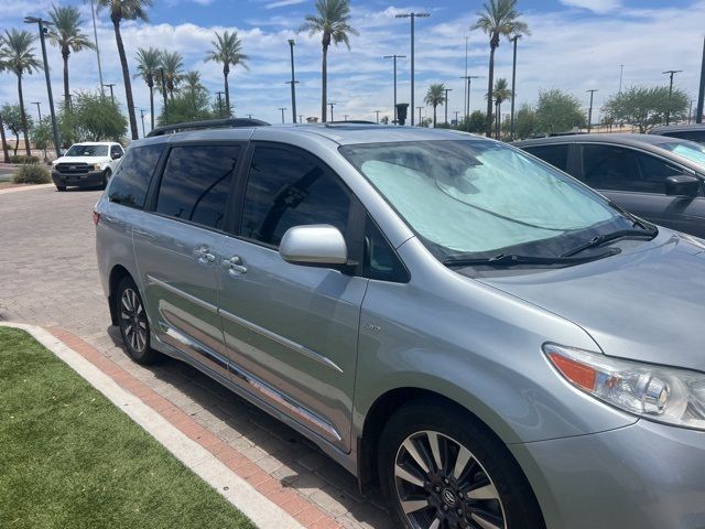 2020 Toyota Sienna 