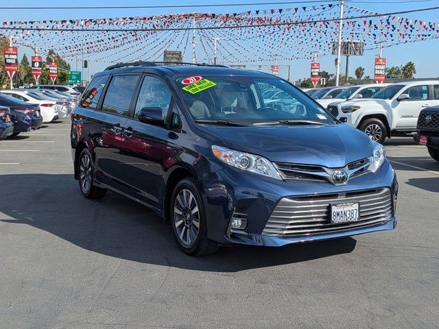 2020 Toyota Sienna XLE