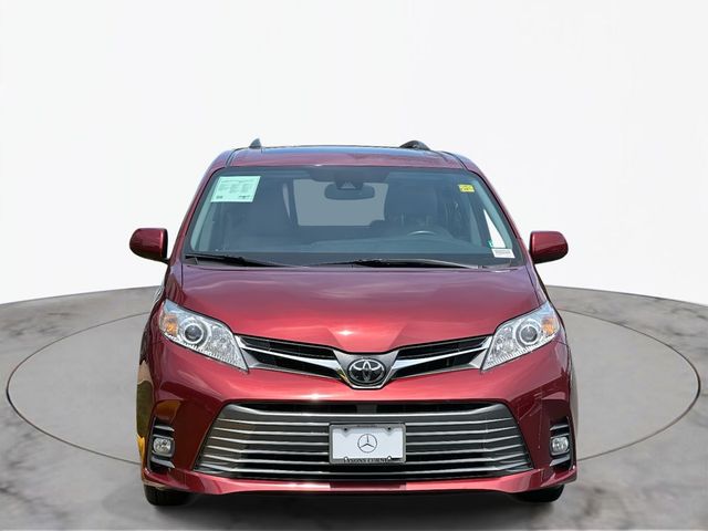 2020 Toyota Sienna XLE