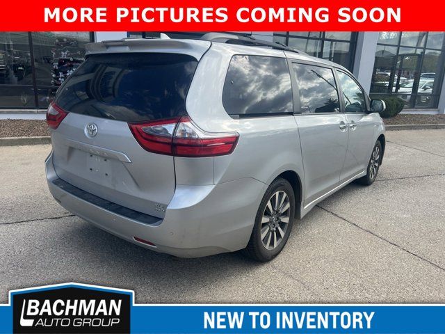 2020 Toyota Sienna XLE