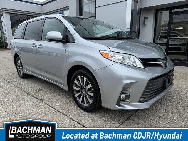 2020 Toyota Sienna XLE