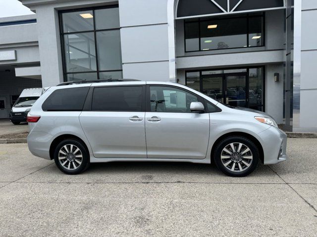 2020 Toyota Sienna XLE