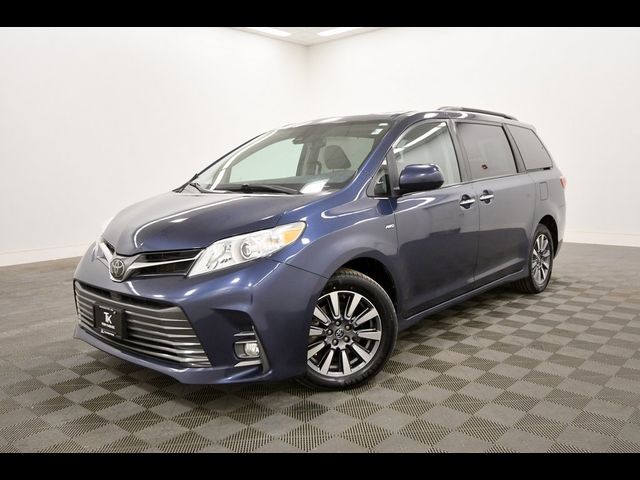 2020 Toyota Sienna XLE