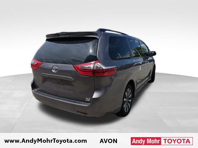 2020 Toyota Sienna XLE