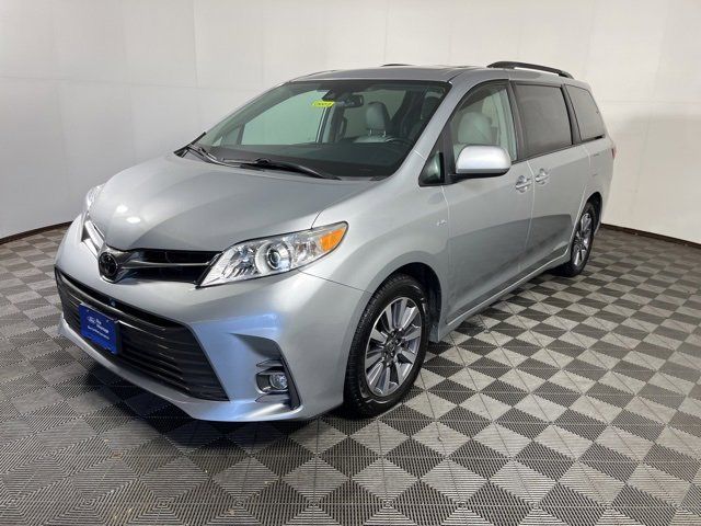 2020 Toyota Sienna XLE