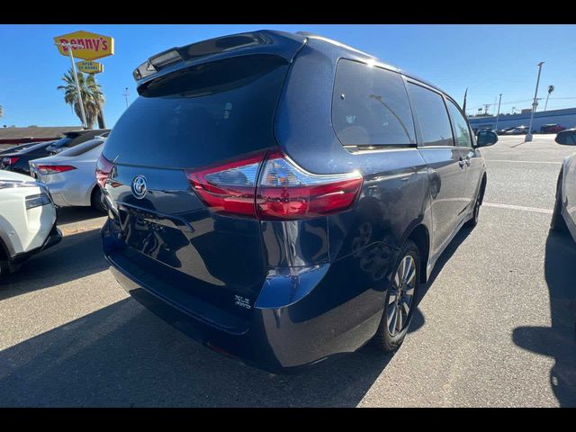 2020 Toyota Sienna XLE