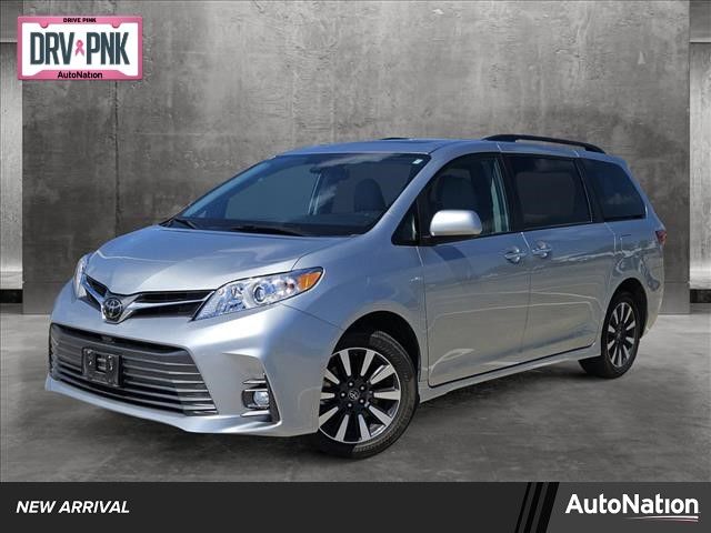 2020 Toyota Sienna XLE