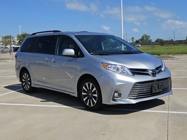 2020 Toyota Sienna XLE