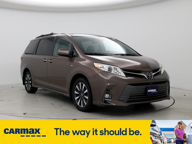 2020 Toyota Sienna XLE