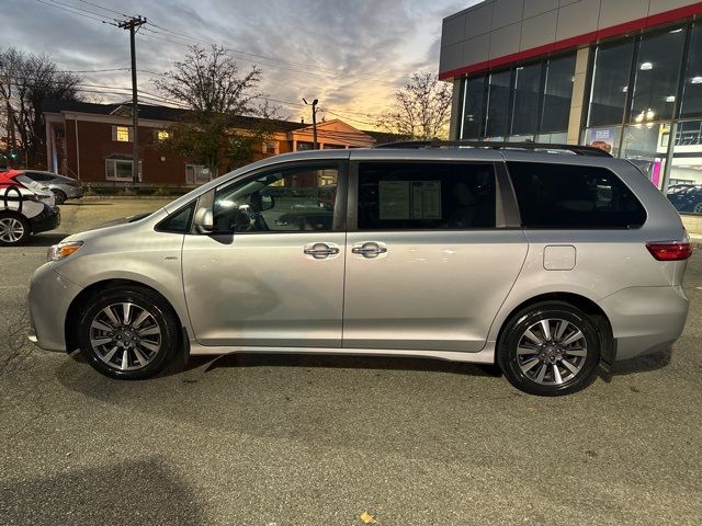 2020 Toyota Sienna XLE