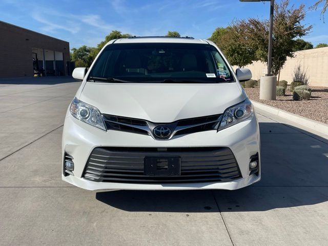 2020 Toyota Sienna XLE