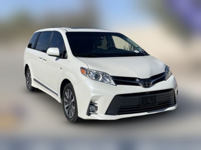 2020 Toyota Sienna XLE