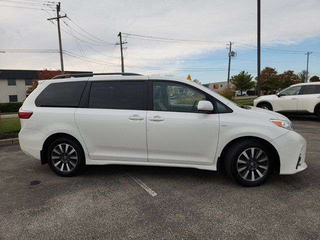 2020 Toyota Sienna XLE