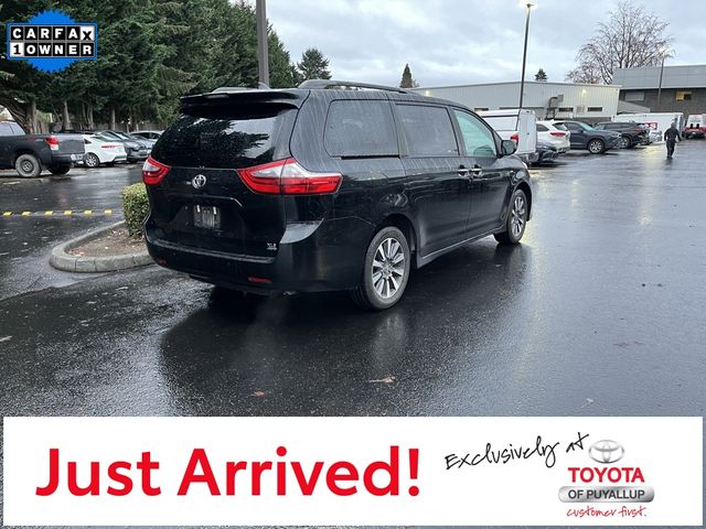 2020 Toyota Sienna XLE