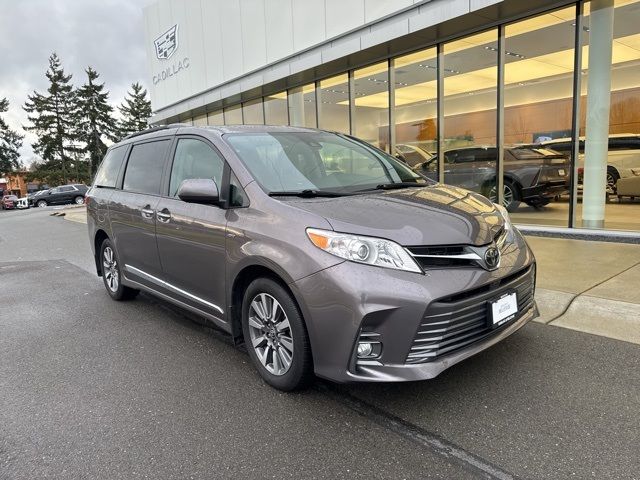 2020 Toyota Sienna XLE