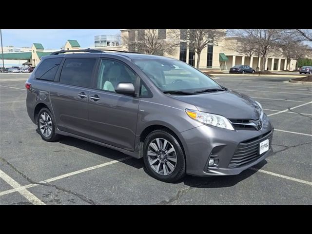 2020 Toyota Sienna XLE