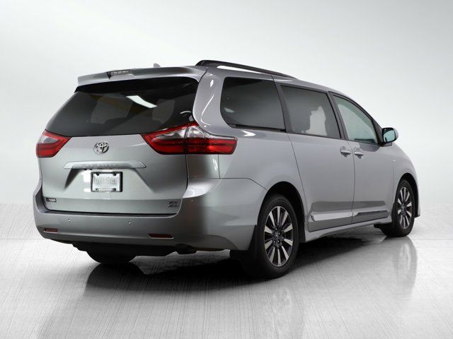 2020 Toyota Sienna XLE