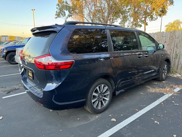 2020 Toyota Sienna 