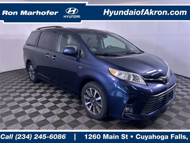 2020 Toyota Sienna XLE