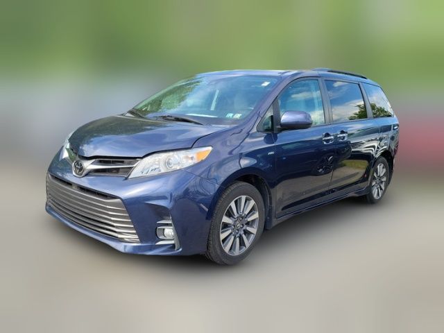 2020 Toyota Sienna XLE