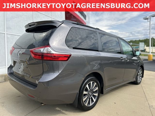 2020 Toyota Sienna XLE