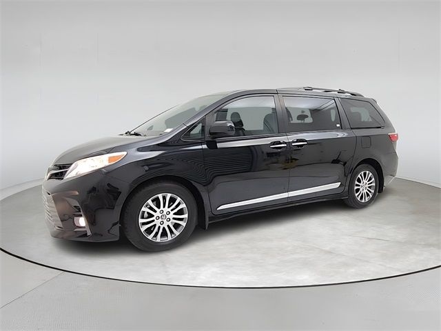 2020 Toyota Sienna XLE