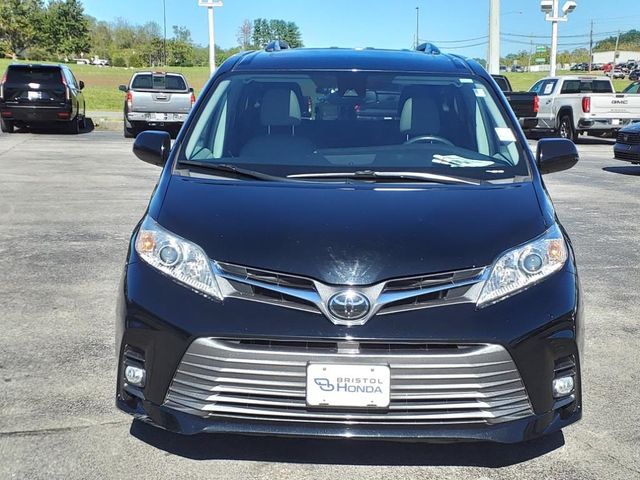 2020 Toyota Sienna XLE