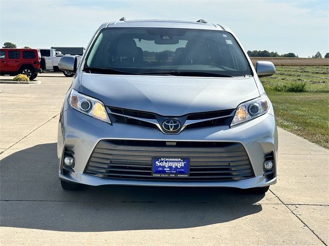 2020 Toyota Sienna XLE