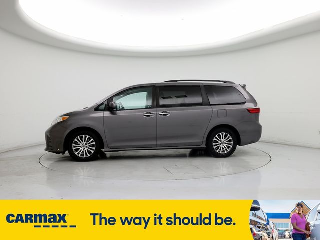 2020 Toyota Sienna XLE