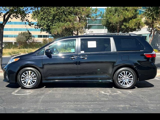 2020 Toyota Sienna XLE