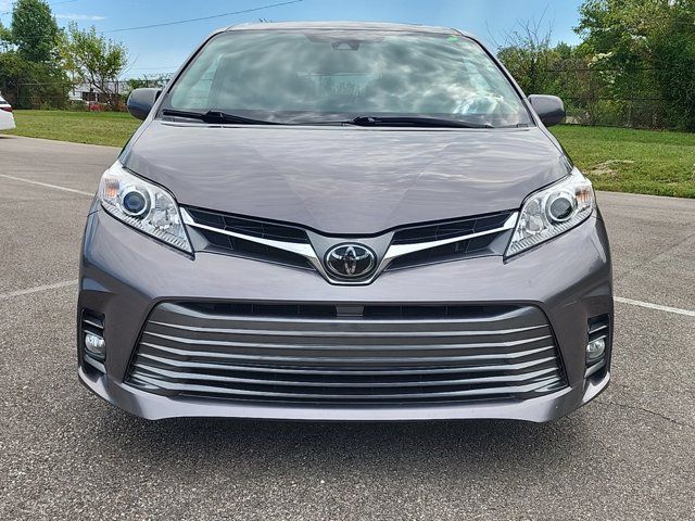 2020 Toyota Sienna XLE