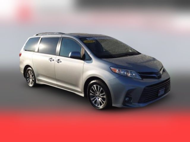 2020 Toyota Sienna XLE