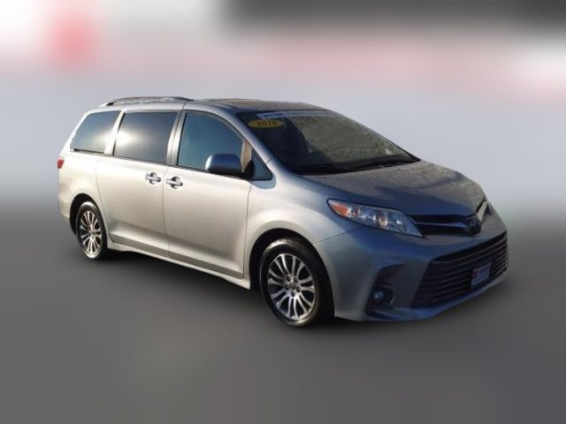 2020 Toyota Sienna XLE