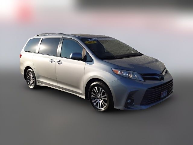 2020 Toyota Sienna XLE