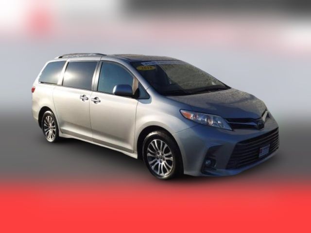 2020 Toyota Sienna XLE