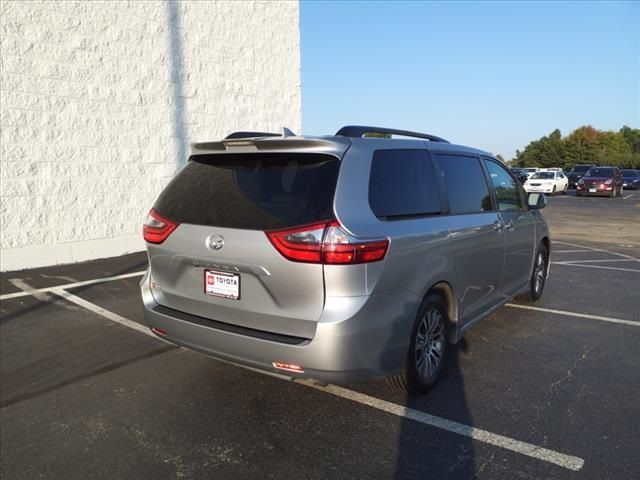 2020 Toyota Sienna XLE