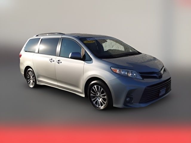 2020 Toyota Sienna XLE