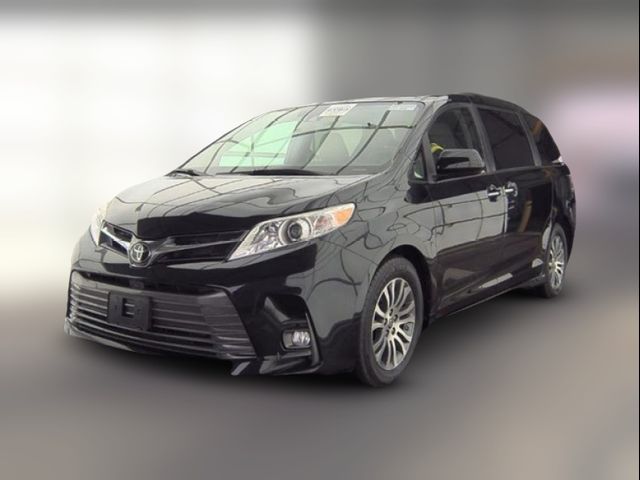 2020 Toyota Sienna XLE