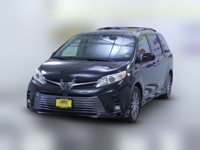 2020 Toyota Sienna XLE