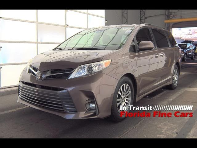 2020 Toyota Sienna XLE