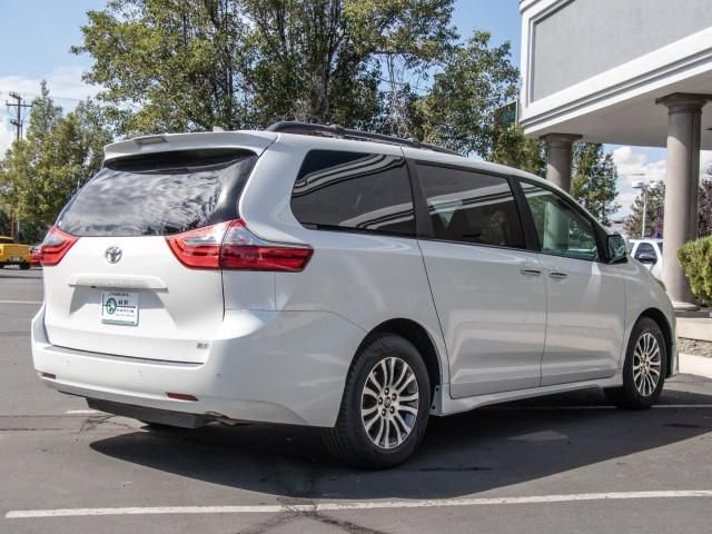 2020 Toyota Sienna XLE Auto Access Seat