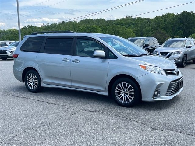 2020 Toyota Sienna XLE