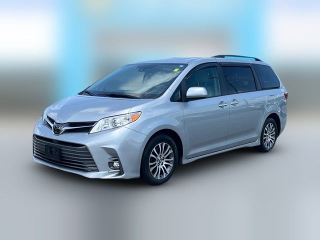 2020 Toyota Sienna XLE